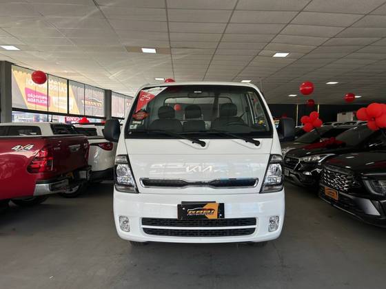 KIA BONGO 2.5 TD DIESEL STD CS 4x4 MANUAL KIA BONGO 2.5 TD DIESEL STD CS 4x4 MANUAL